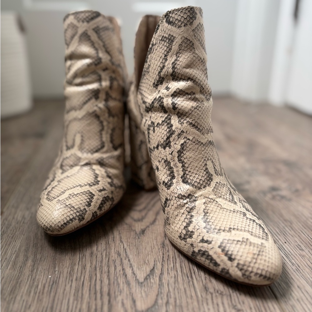Steve Madden Cream and Gray Snakeskin Ankle Booties